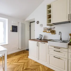 Cozy , Milano Italia